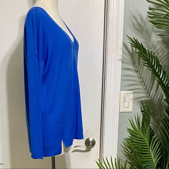 Ann Taylor Size Small Cashmere Lightweight Long Sleeve V Neck Baby Blue Sweater - Picture 5 of 15